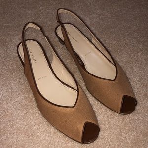 Amalfi Bethany with Cuoio fabric